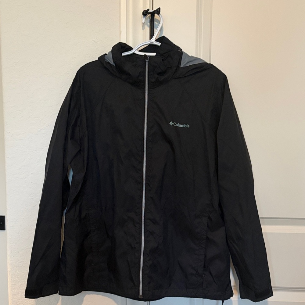 Never Worn! Men’s Columbia Black and Gray Hooded Jacket